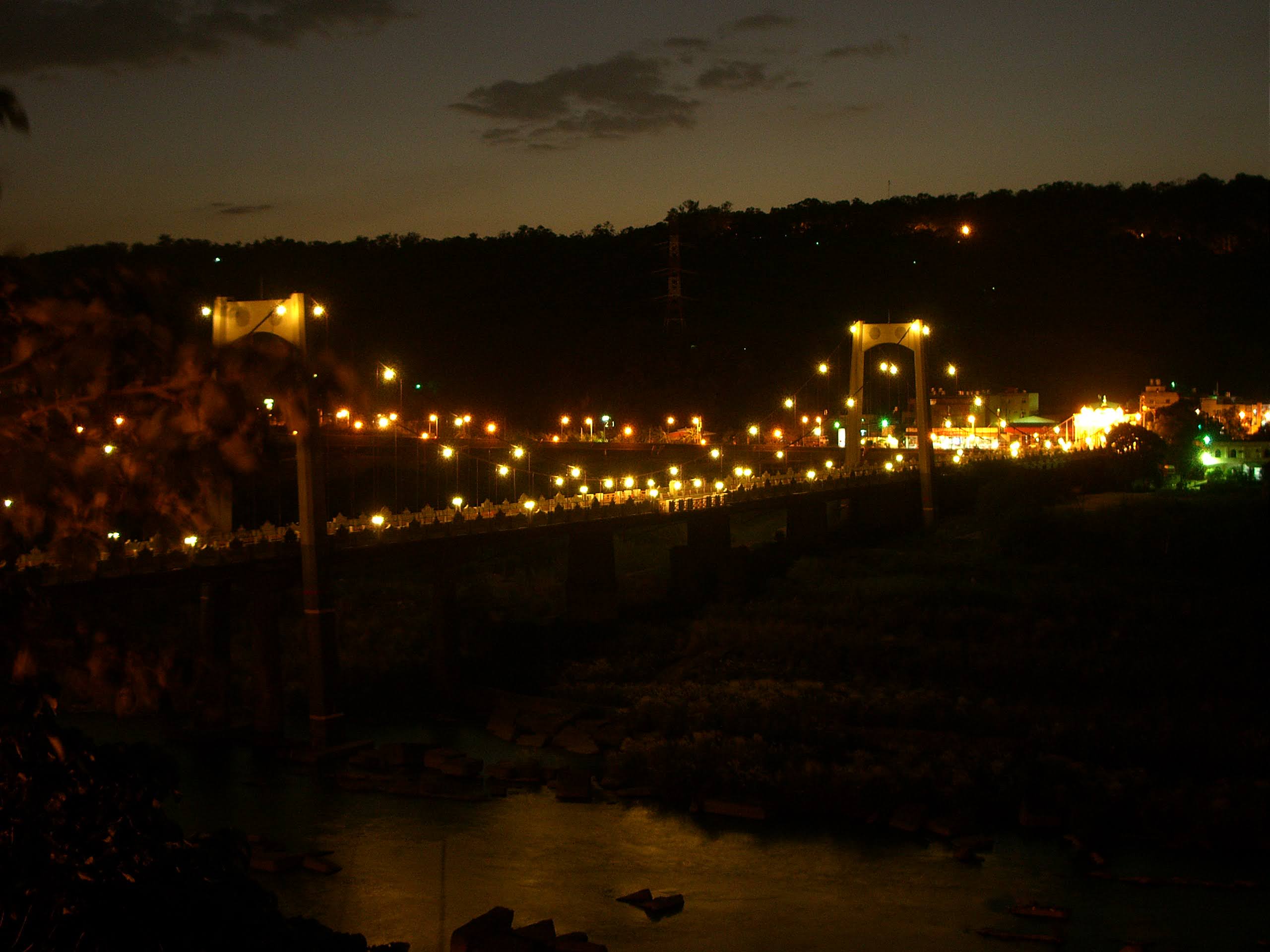 大溪橋的夜景